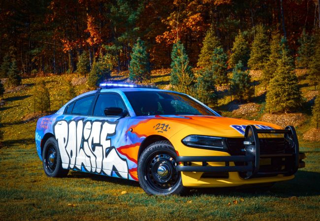 Aller à la page Graff à bonne place ! Véhicule de police | GABRIEL LORRAIN, ZACHARY LEBEL, ZONE ADOS, SERVICE DE POLICE